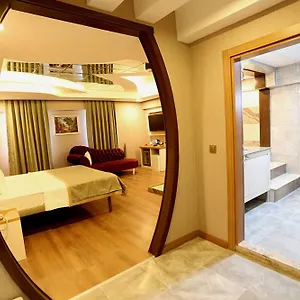 https://life-corner-hotel.hotelsofizmir.com